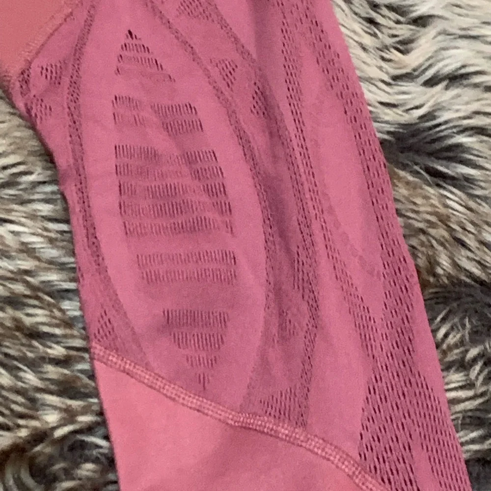 ALO Yoga Vitality Legging in Grenache Glossy Size XS